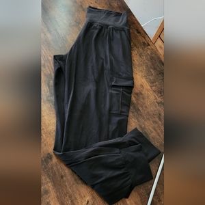 Athleta salutation cargo joggers